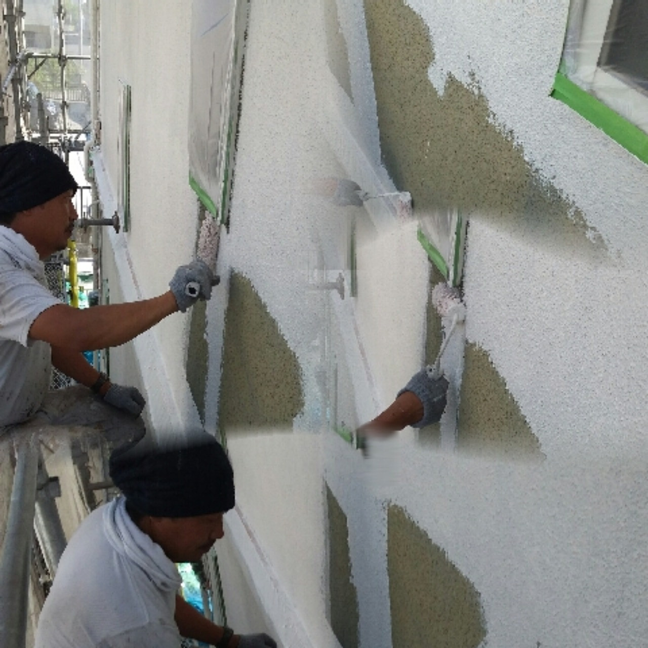 戸建ての外壁塗装「下塗り、中塗り、上塗り合わせて１２缶使用！」（千葉県市川市）